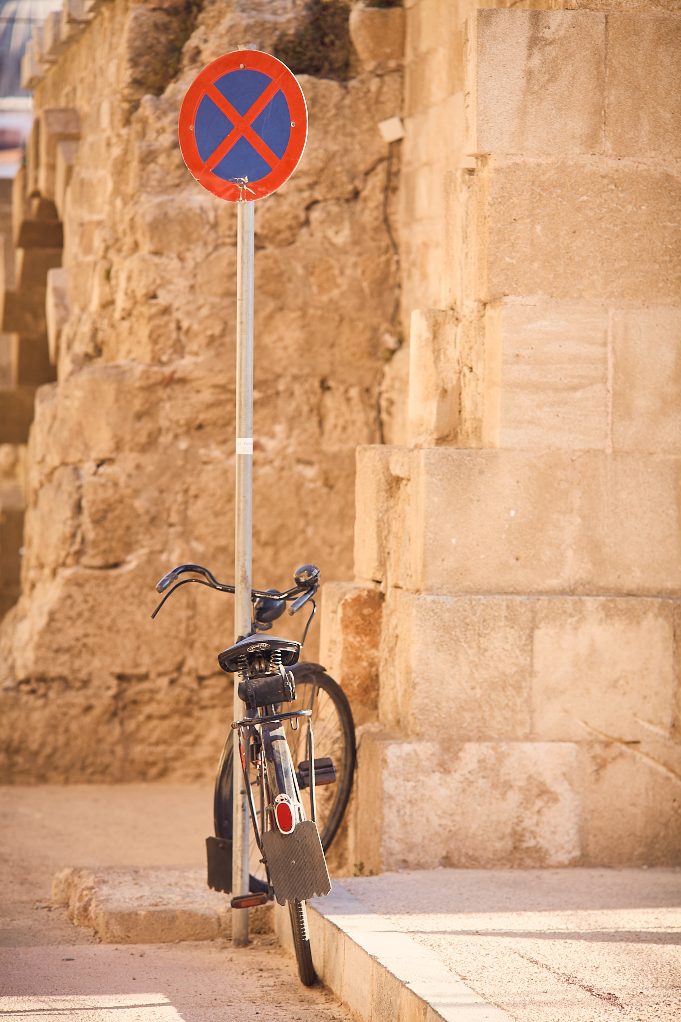 Cykel vid parkeringsförbud, Rhodos