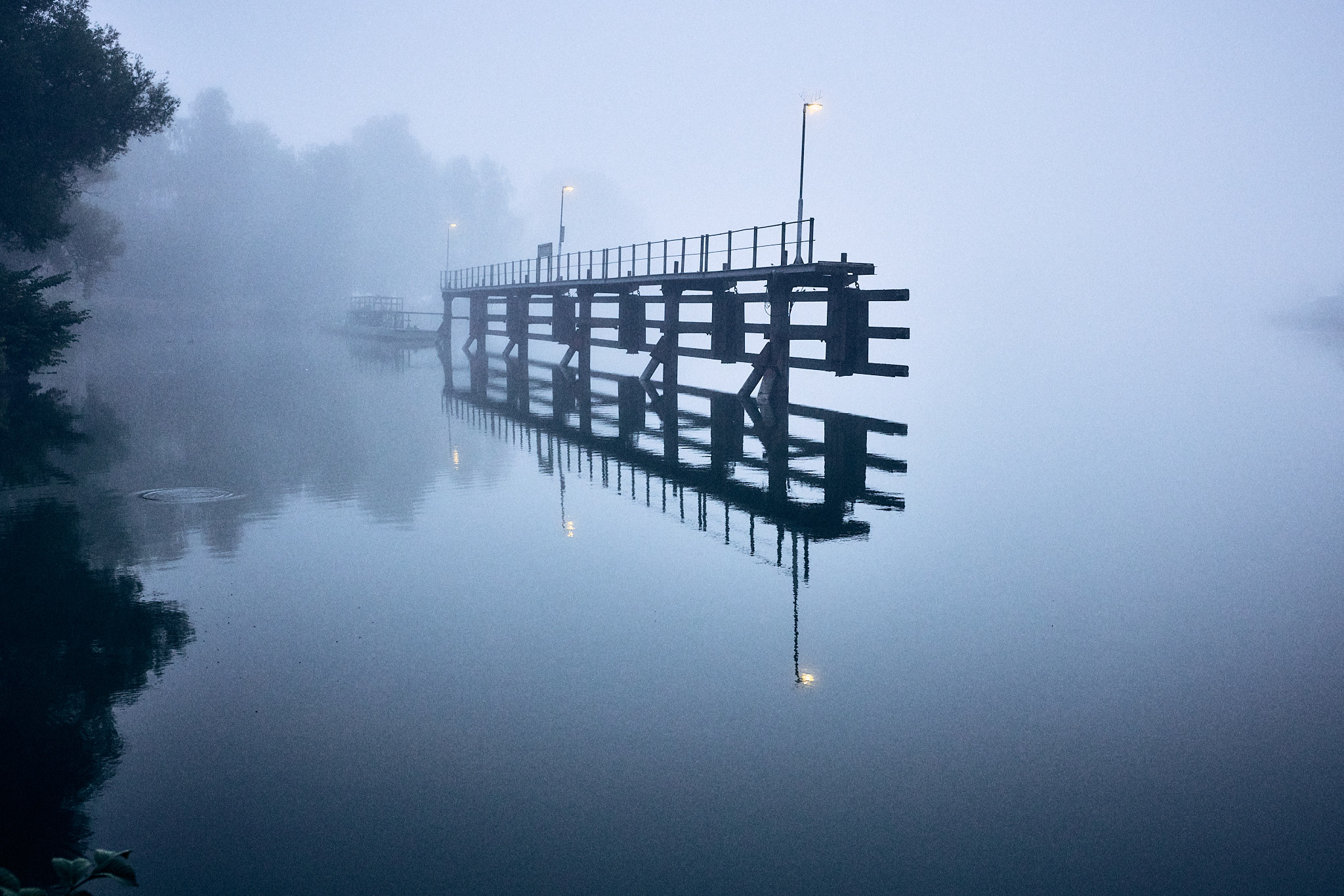 Bryggan i dimma, Trollhättan