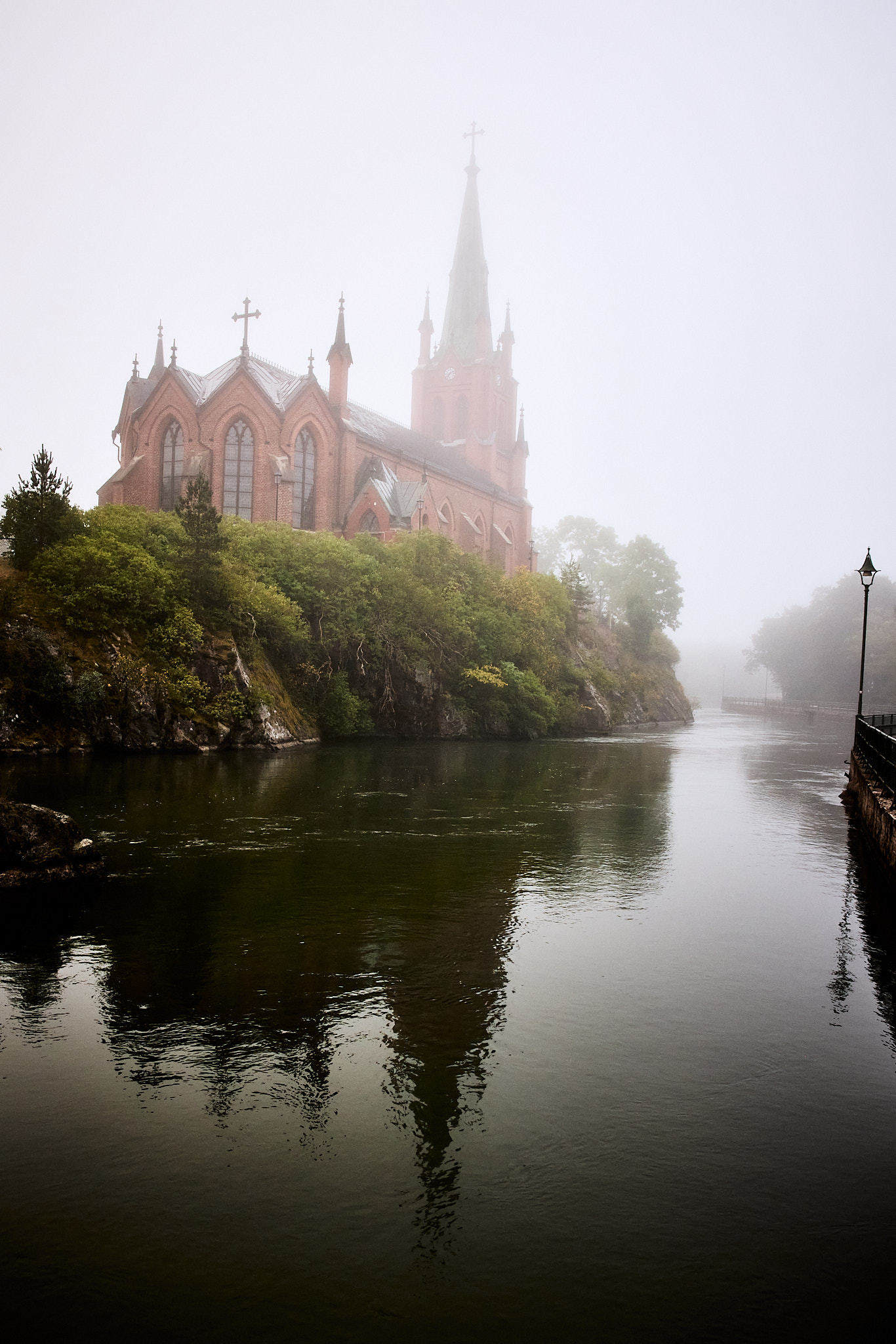 Kyrkan på klippan, Trollhättan